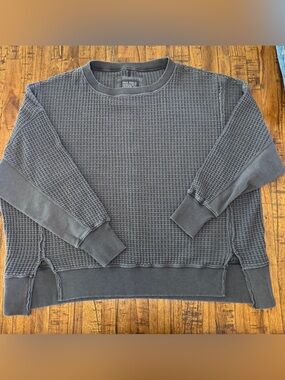 American Eagle Oversized Waffle-Knit Crewneck Sweater - Charcoal size XS
